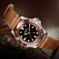 Davosa Vintage Diver Quartz Burgundy -SurvGear Shop DAVOS 162.500.65det 86561.1646669662