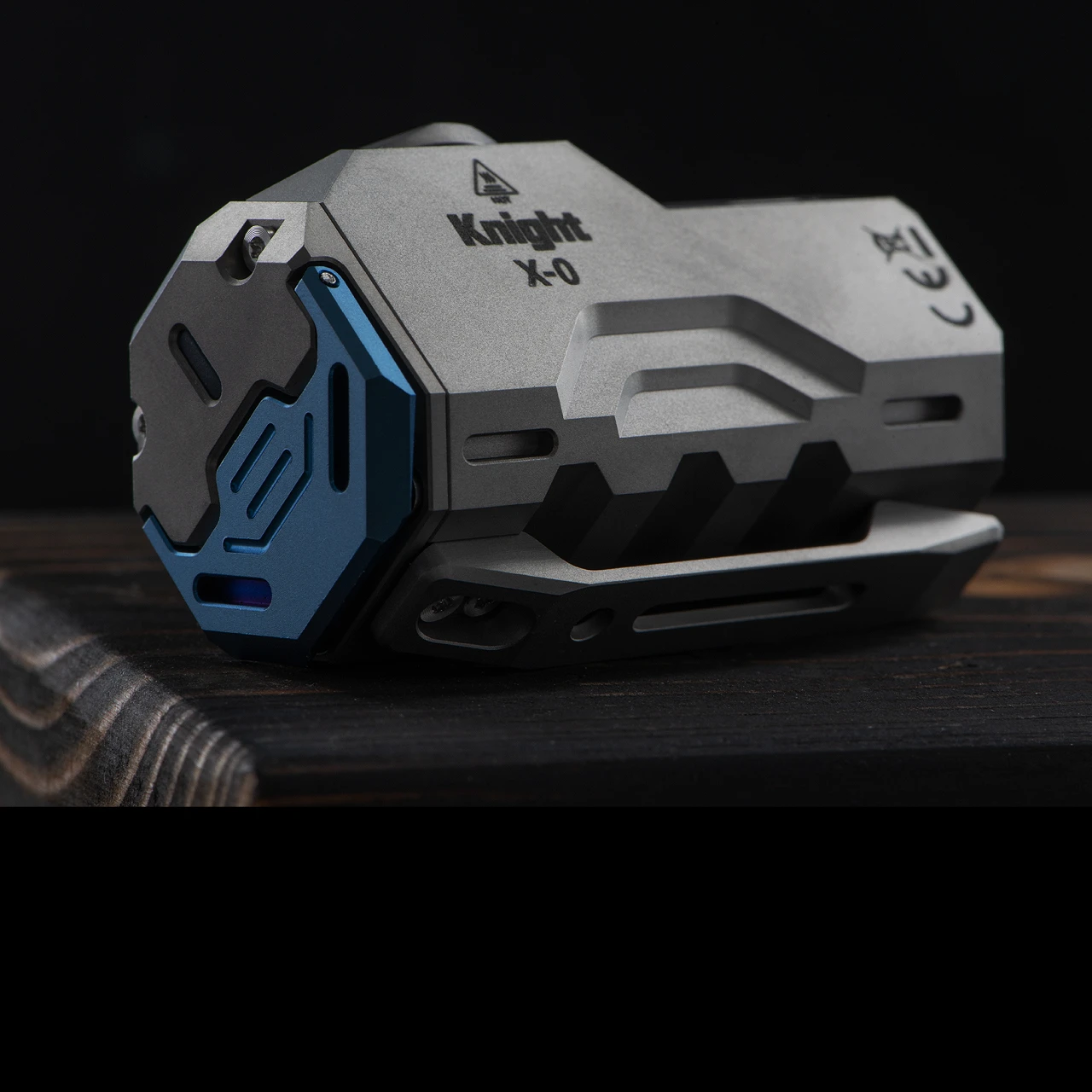 Wuben X0 Titanium Flashlight 1 Wuben X0 Titanium Flashlight