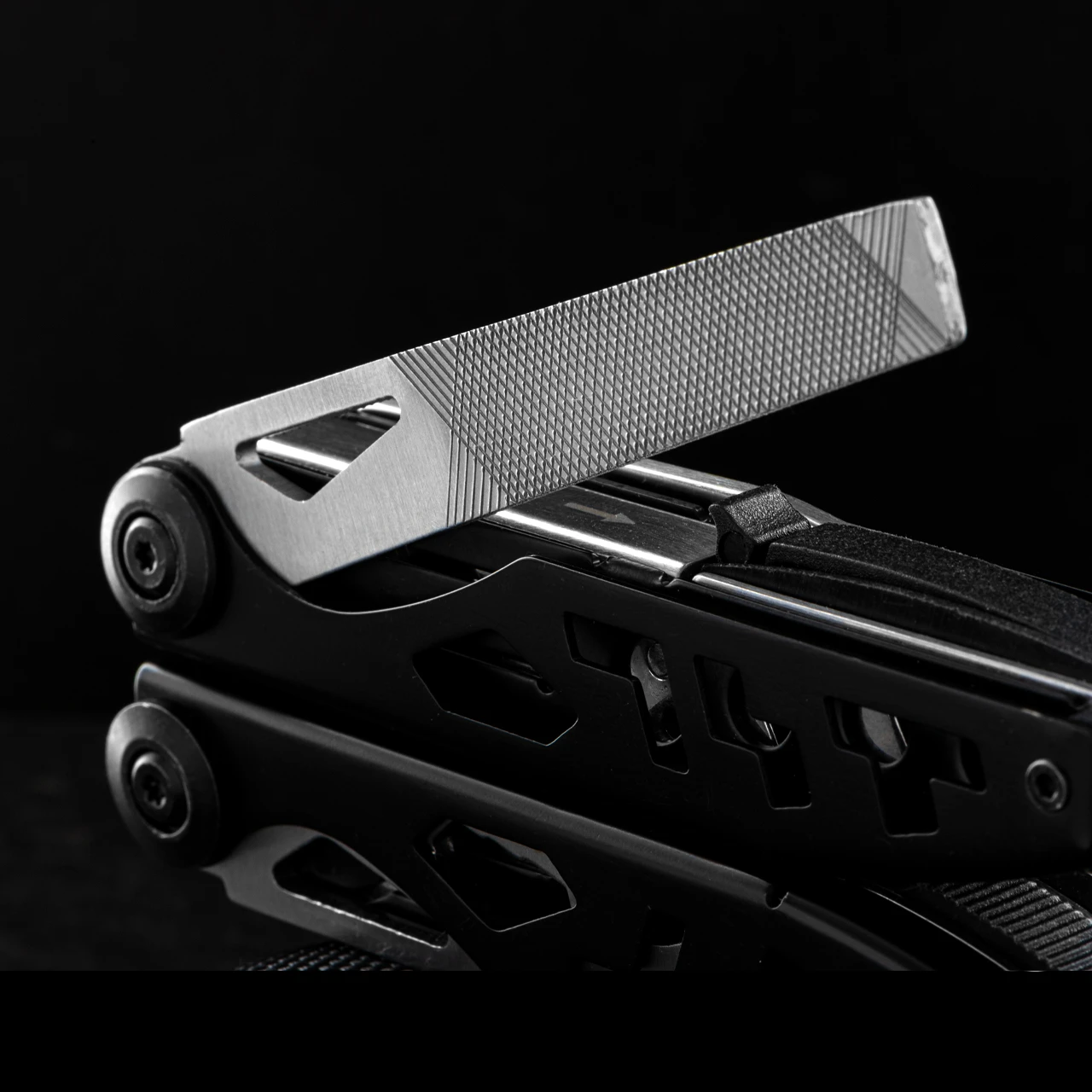 Boker Plus Specialist II Multitool 10 Boker Plus Specialist II Multitool - Image 10