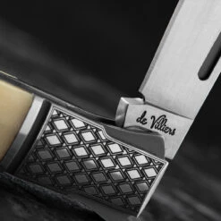 Andre De Villiers Gambler Bone NLA Folding Knife -SurvGear Shop ADV GAMB BONE NLA.2 97621.1672829800.1280.1280 44427.1672839563