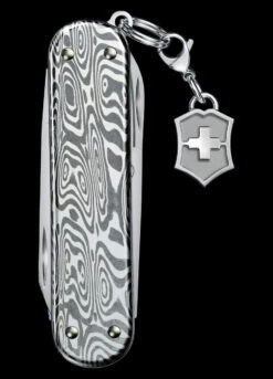 Victorinox Classic SD Brilliant Damascus -SurvGear Shop BMC 0622134.3 73142.1671193496.1280.1280 93754.1671207008