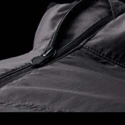 TAD Javelin Insulator Black -SurvGear Shop JAVELIN INSULATOR3 06267.1596535950.1280.1280 02384.1642092500