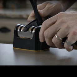 Work Sharp Pull Through Kitchen Sharpener -SurvGear Shop K09DX296det2 27005.1651753805