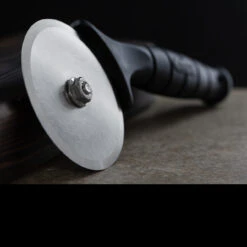 Ka-Bar Za-Saw Pizza Cutter -SurvGear Shop KA9927det4 49208.1623943544