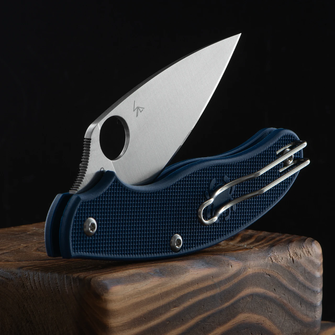 Spyderco UK Penknife Lightweight Dark Blue CPM SPY27 2 Spyderco UK Penknife Lightweight Dark Blue CPM SPY27 - Image 2
