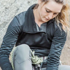 TAD Women Storm Pullover Raven -SurvGear Shop tad storm 07354.1596192550.1280.1280 59791.1642759001